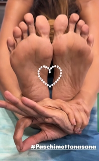 Vidya Malvade feet photo 12