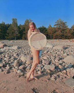 Vika Kisimyaka feet photo 18