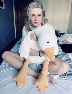 Vika Kisimyaka feet photo 3