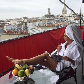 Viki Odintcova feet photo thumbnail