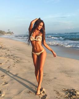 Viki Odintcova feet photo thumbnail