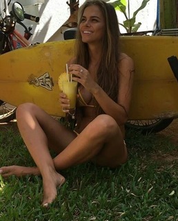 Viki Odintcova feet photo thumbnail