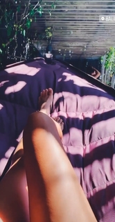 Viki Odintcova feet photo thumbnail