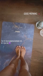 Viki Odintcova feet photo thumbnail