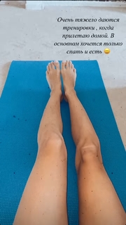 Viki Odintcova feet photo thumbnail