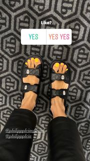 Viki Odintcova feet photo thumbnail