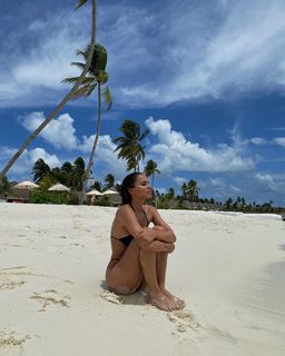 Viki Odintcova feet photo thumbnail