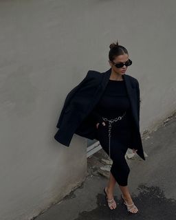Viki Odintcova feet photo thumbnail