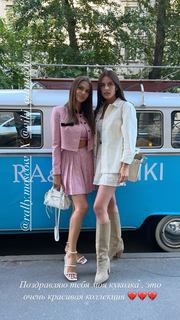 Viki Odintcova feet photo thumbnail