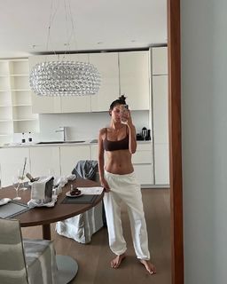 Viki Odintcova feet photo thumbnail