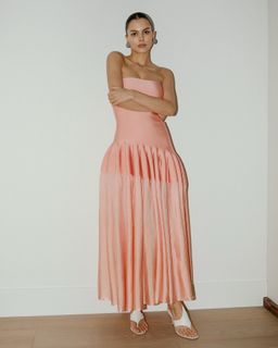 Viki Odintcova feet photo thumbnail