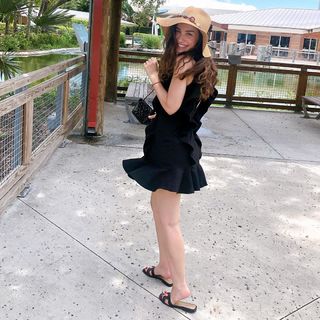 Viktoriya Dayneko feet photo 13
