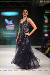 Vimala Raman feet photo 12