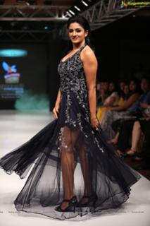 Vimala Raman feet photo 9