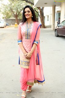 Vimala Raman feet photo 12