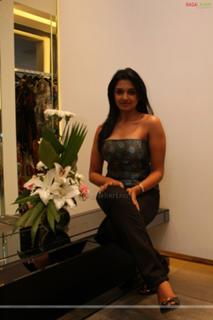 Vimala Raman feet photo 16