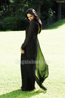 Vimala Raman feet photo 18