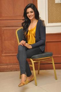 Vimala Raman feet photo 11