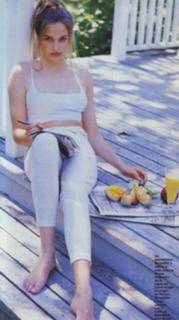 Vinessa Shaw feet photo thumbnail