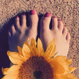 Vinessa Shaw feet photo thumbnail