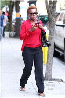 Viola Davis feet photo 10
