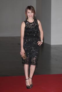 Violante Placido feet photo thumbnail