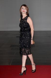 Violante Placido feet photo thumbnail