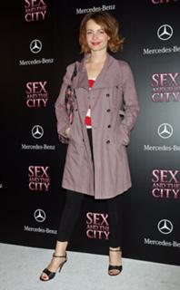 Violante Placido feet photo thumbnail