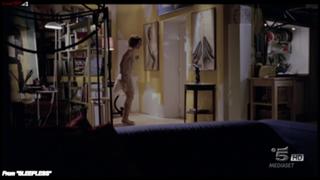 Violante Placido feet photo thumbnail