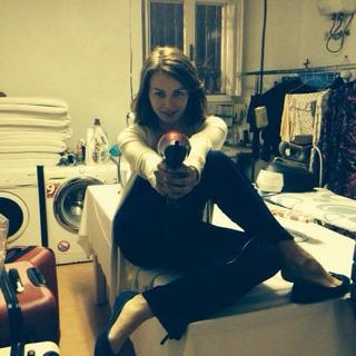 Violante Placido feet photo thumbnail