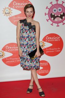 Violante Placido feet photo thumbnail