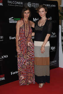 Violante Placido feet photo thumbnail