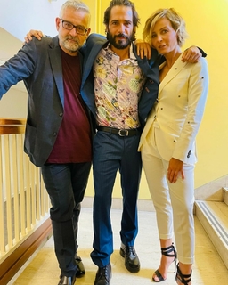 Violante Placido feet photo thumbnail