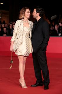 Violante Placido feet photo thumbnail