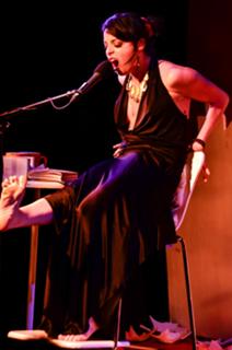 Violeta Isfel feet photo thumbnail