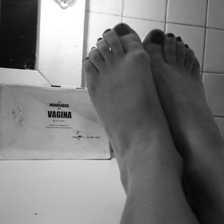 Violeta Isfel feet photo thumbnail