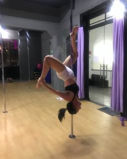 Violeta Isfel feet photo thumbnail