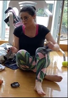 Violeta Isfel feet photo thumbnail