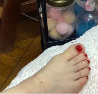 Violeta Isfel feet photo thumbnail