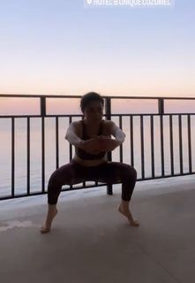 Violeta Isfel feet photo thumbnail