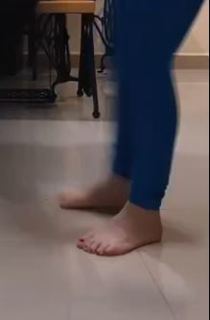 Violeta Isfel feet photo thumbnail