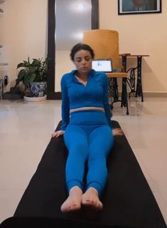 Violeta Isfel feet photo thumbnail
