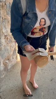 Violeta Isfel feet photo thumbnail