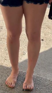 Violeta Isfel feet photo thumbnail