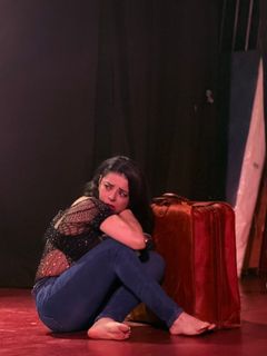 Violeta Isfel feet photo 2