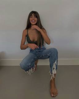 Violeta Mangriñán feet photo 13