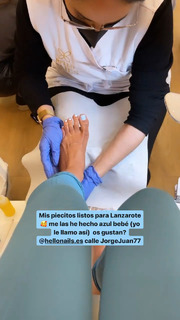 Violeta Mangriñán feet photo 8