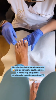 Violeta Mangriñán feet photo 7