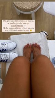 Violeta Mangriñán feet photo 3