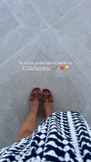 Violeta Mangriñán feet photo 7